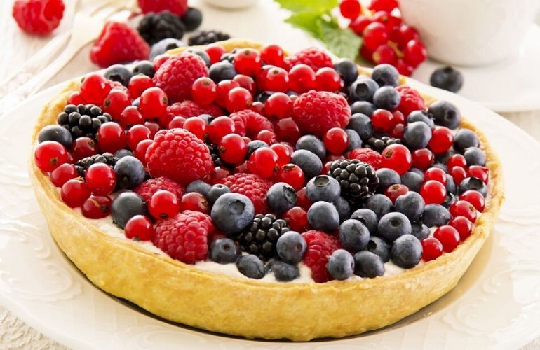 Fruit tart: queen of the spring table