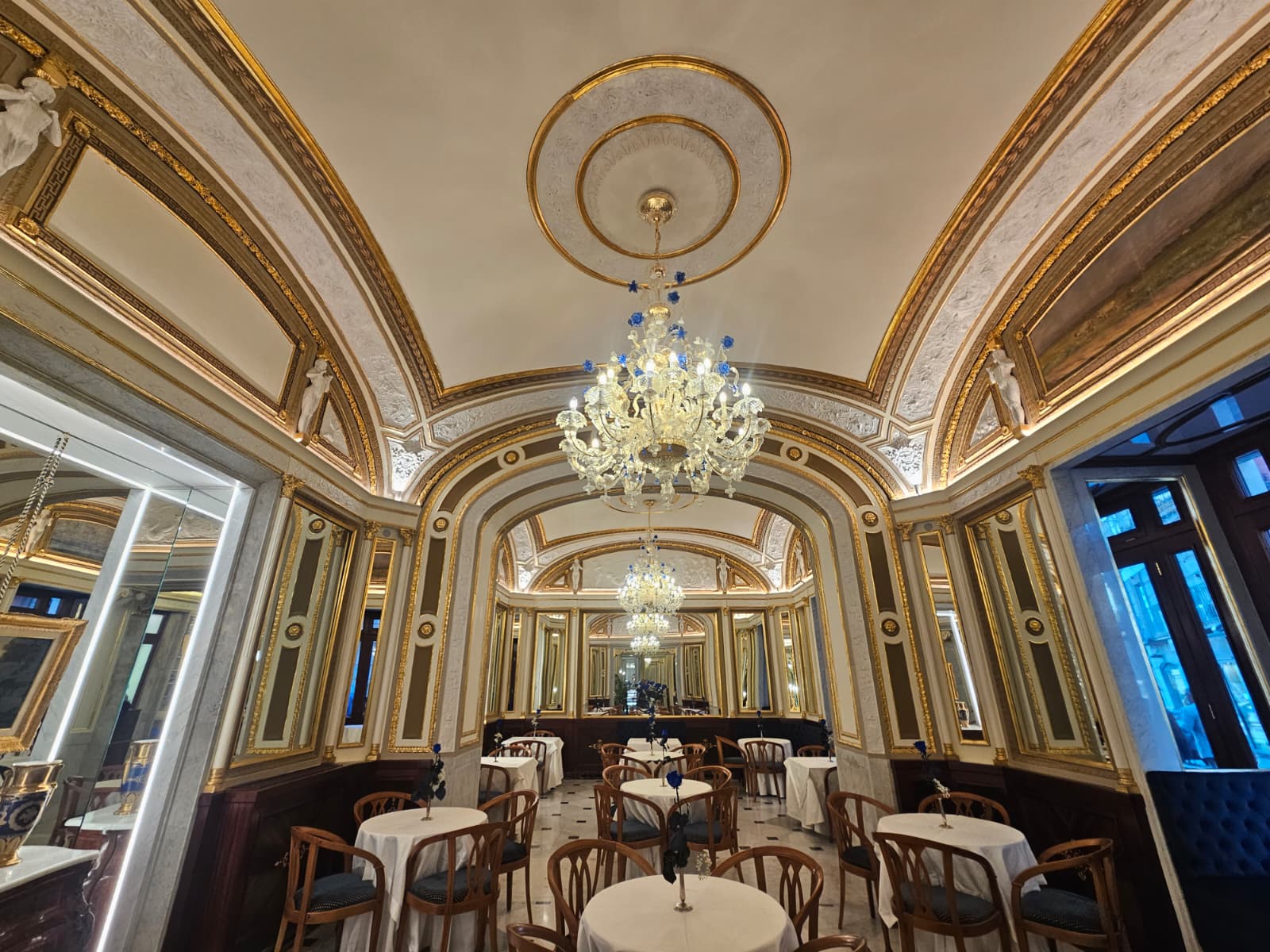 Sala degli specchi - Gambrinus Napoli
